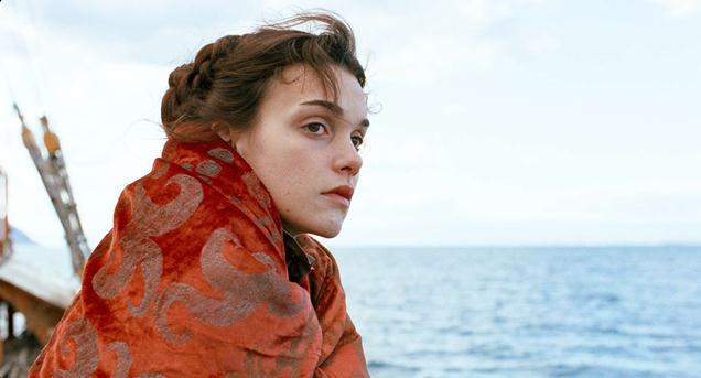 Камилла Разерфорд в роли Марии Стюарт